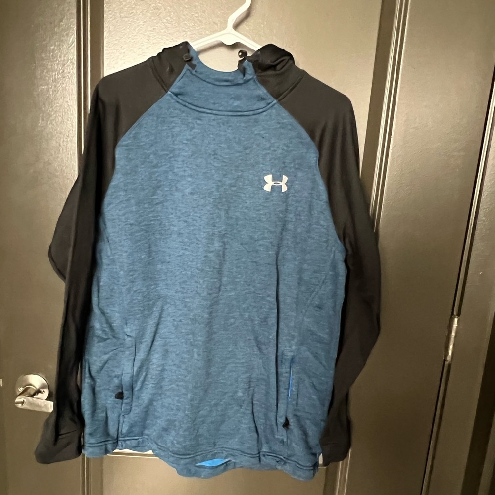 Under Armour fleece hooded sweatshirt